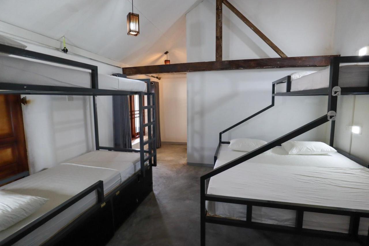 Why Not Backpackers Hostel มิริสซา ภายนอก รูปภาพ